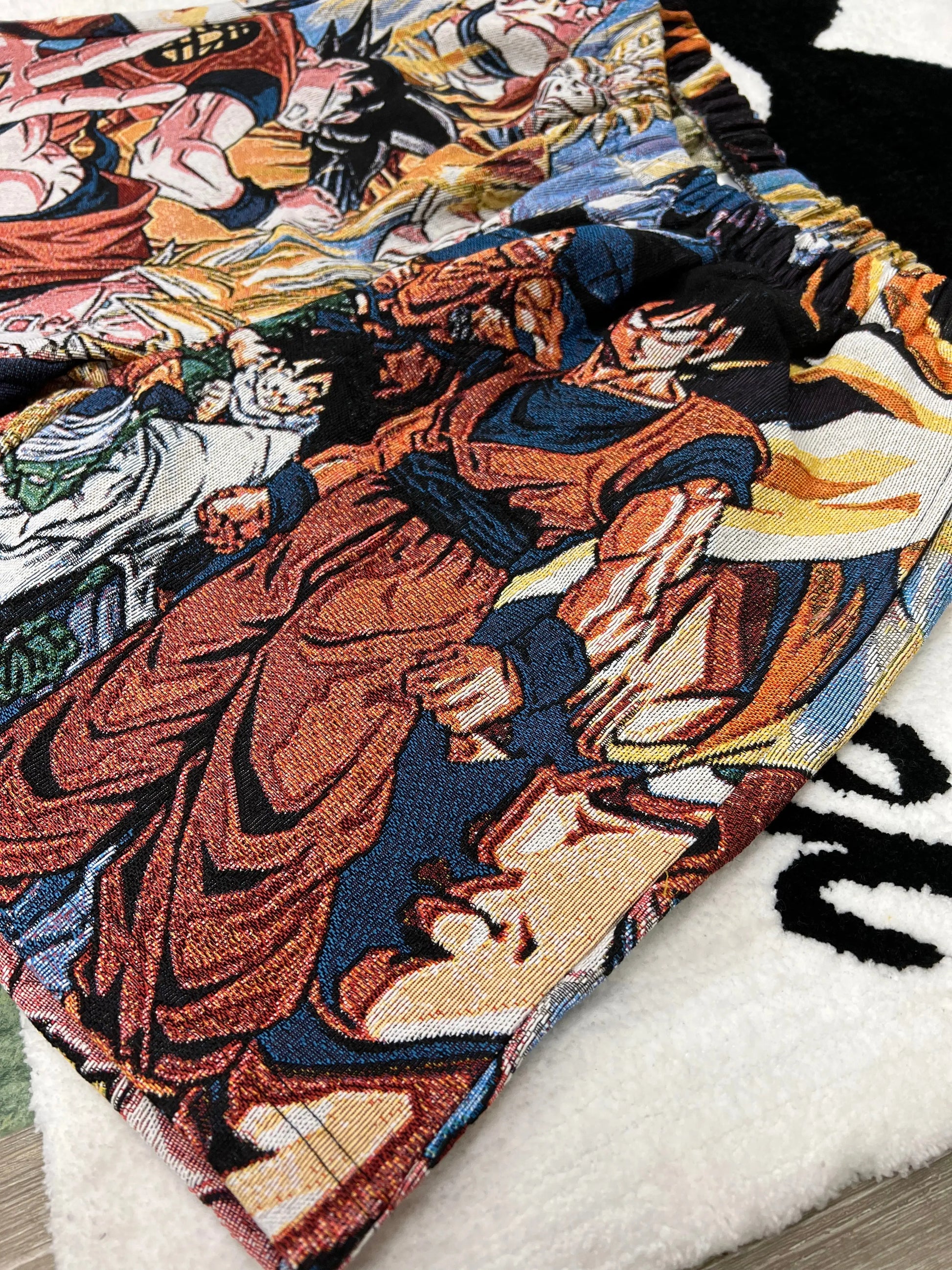 GOKU TAPESTRY SHORTS Tapestryifeel