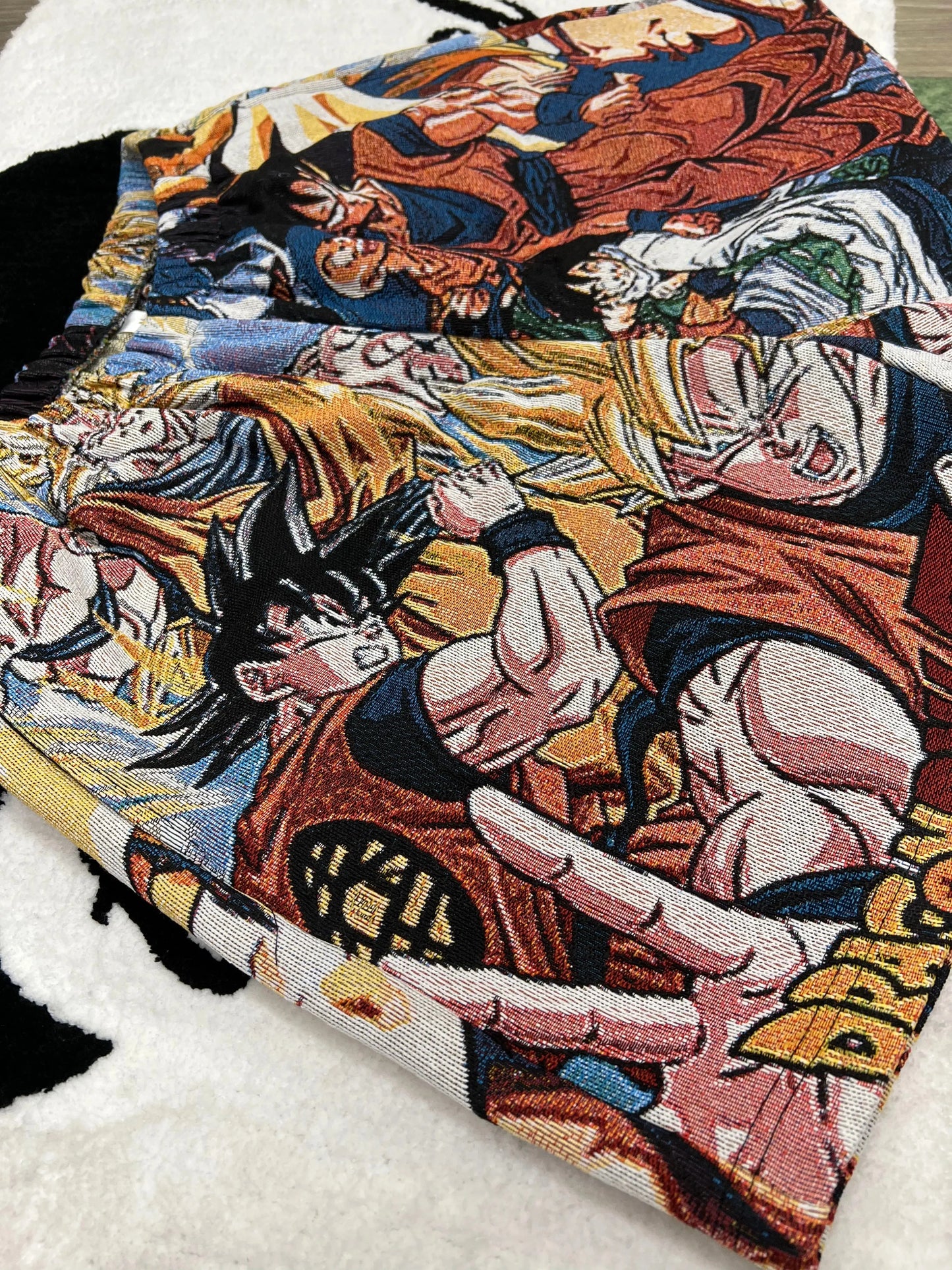 GOKU TAPESTRY SHORTS Tapestryifeel