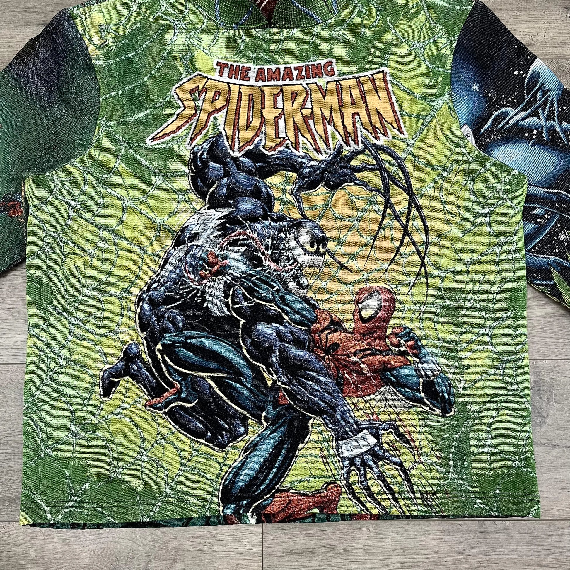 GO FIGHT! SPIDER TAPESTRY HOODIE Tapestryifeel