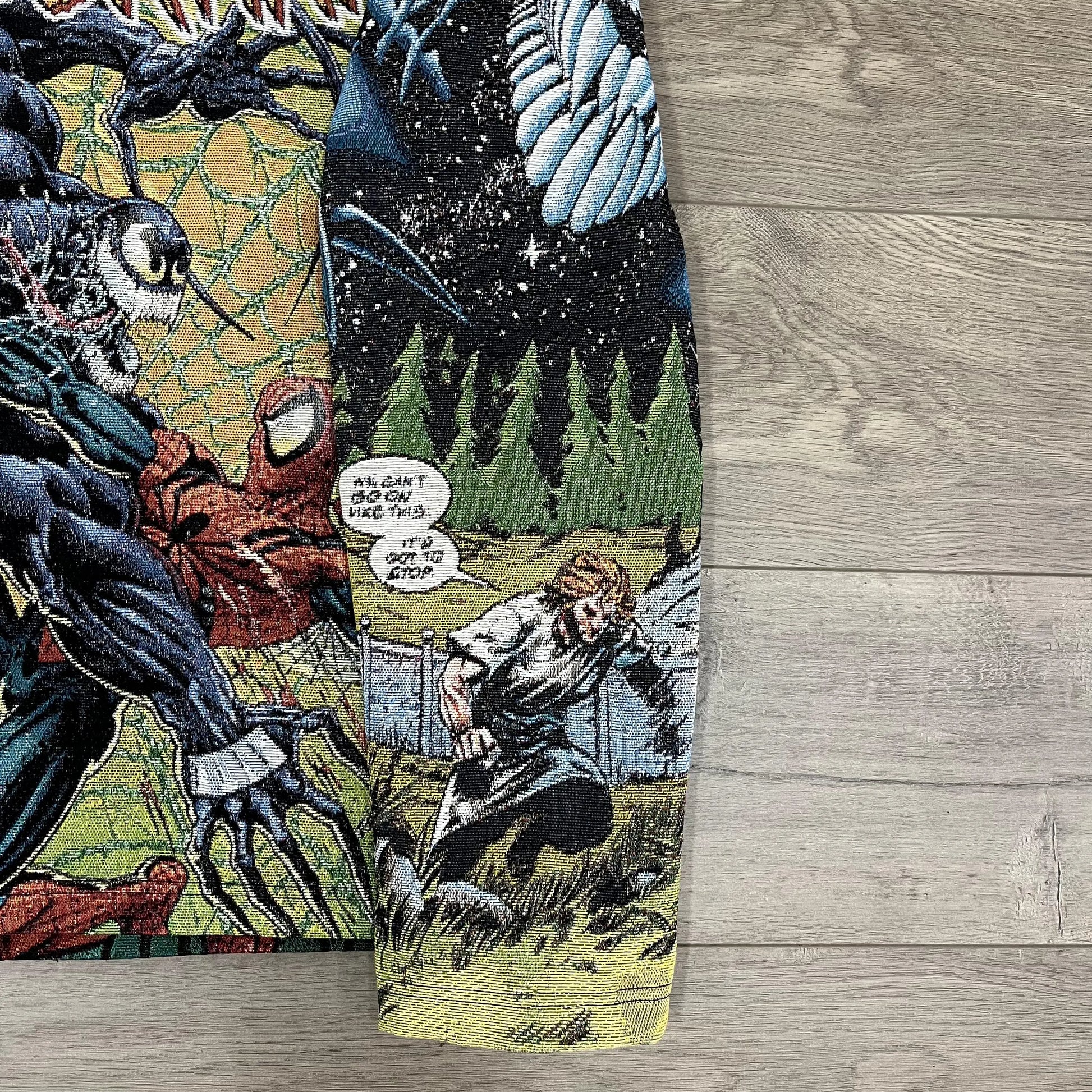 GO FIGHT! SPIDER TAPESTRY HOODIE Tapestryifeel