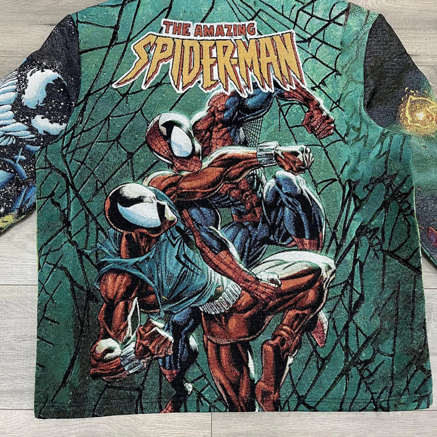 GO FIGHT! SPIDER TAPESTRY HOODIE Tapestryifeel