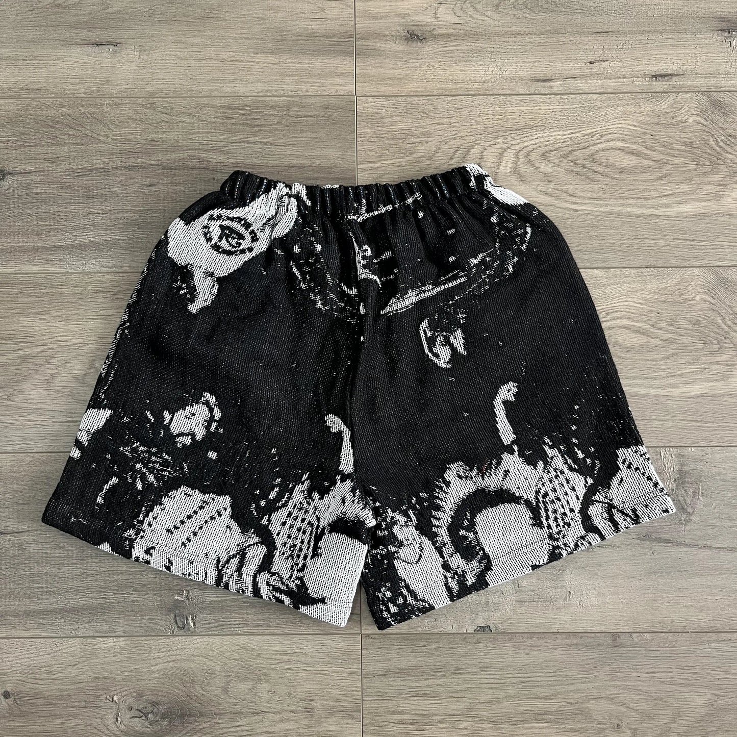 BLACK HIP TAPESTRY SHORT Tapestryifeel