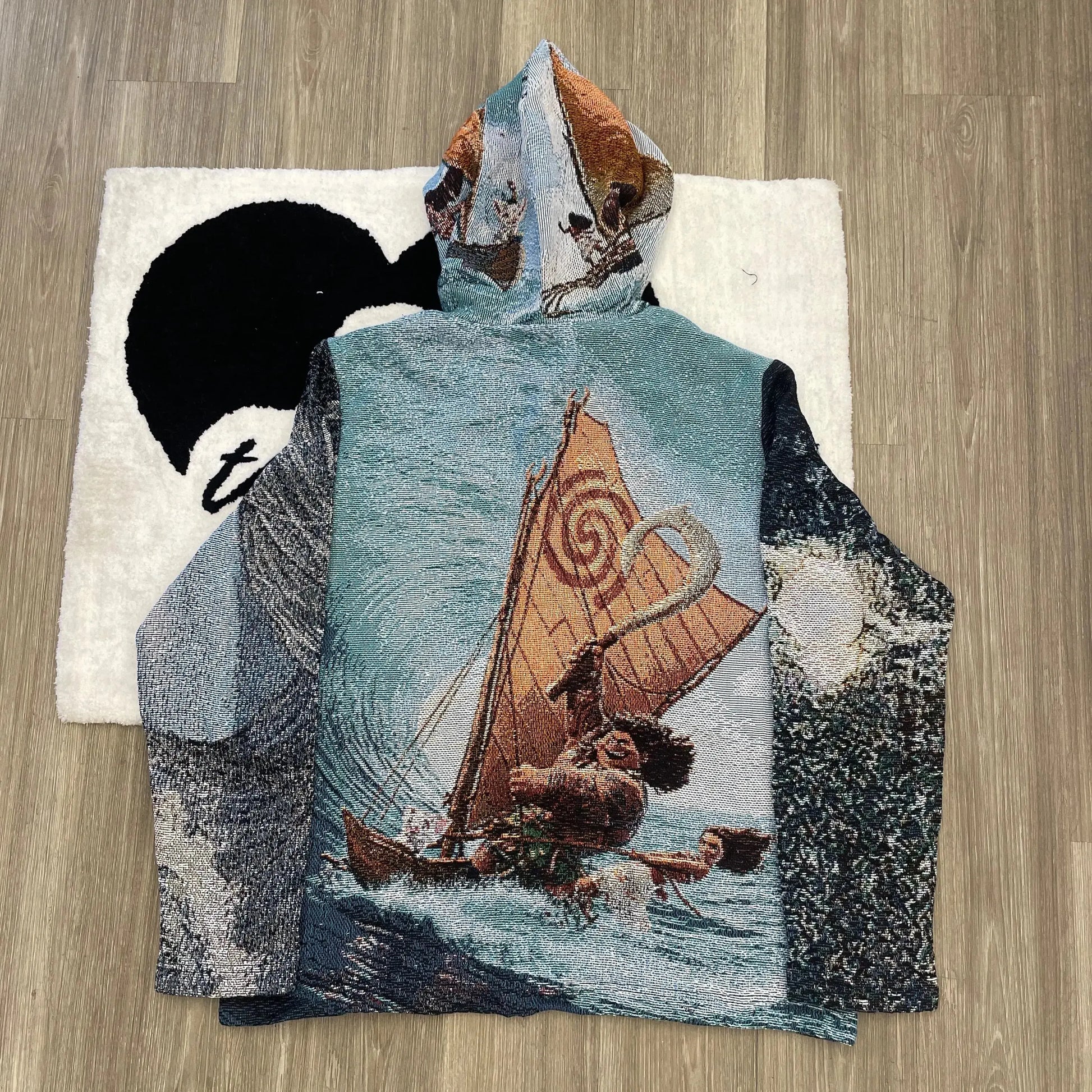 MOANA TAPESTRY HOODIE Tapestryifeel