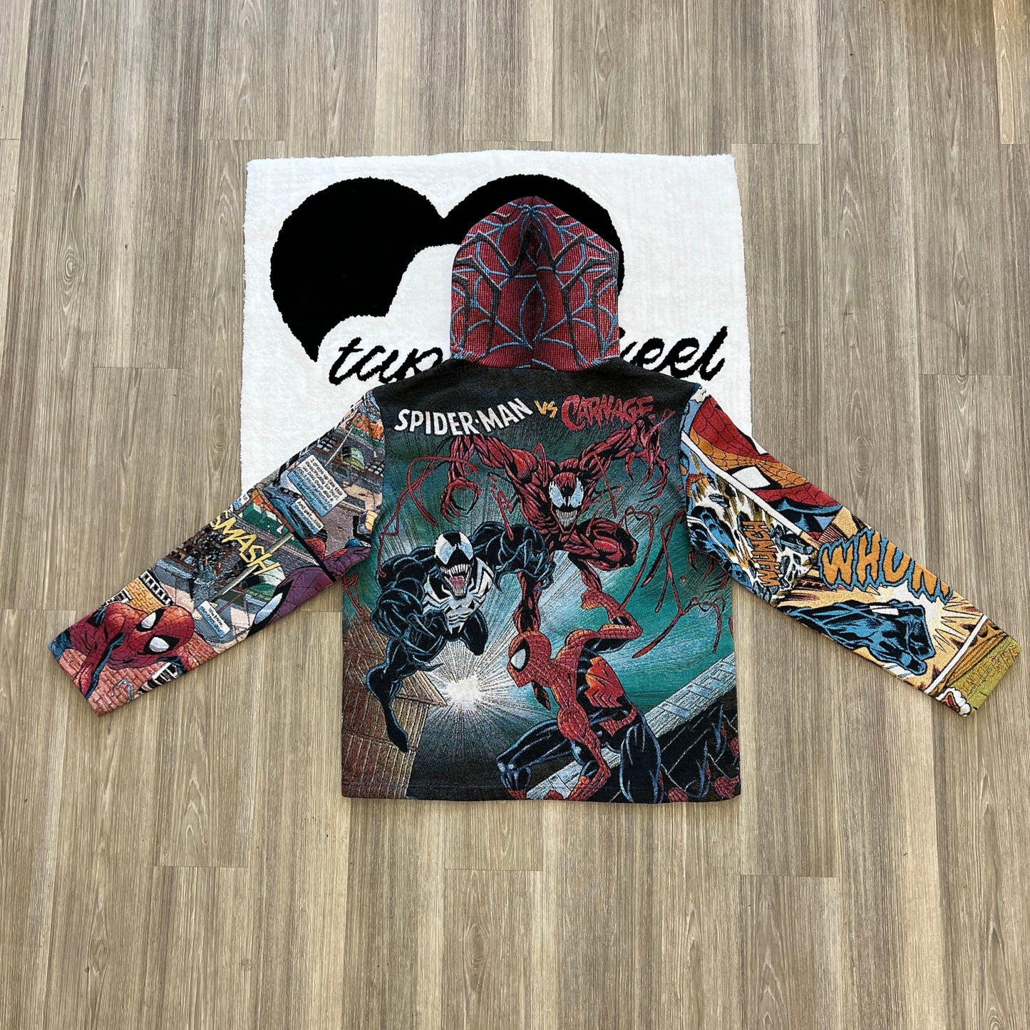 AMAZING SPIDER-MAN TAPESTRY HOODIE Tapestryifeel