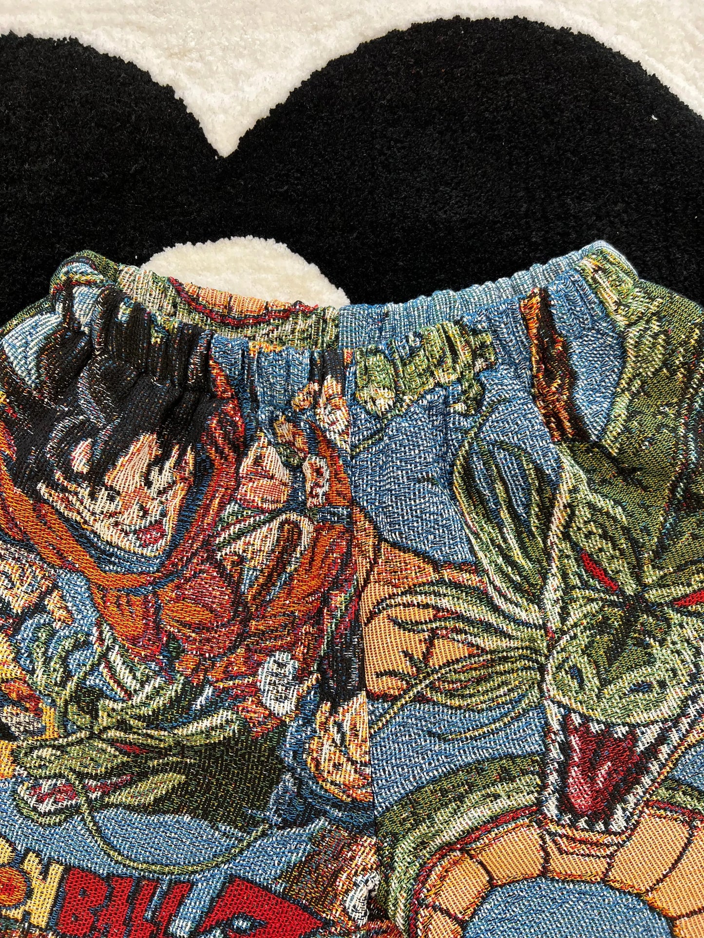 GOKU TAPESTRY SHORTS Tapestryifeel